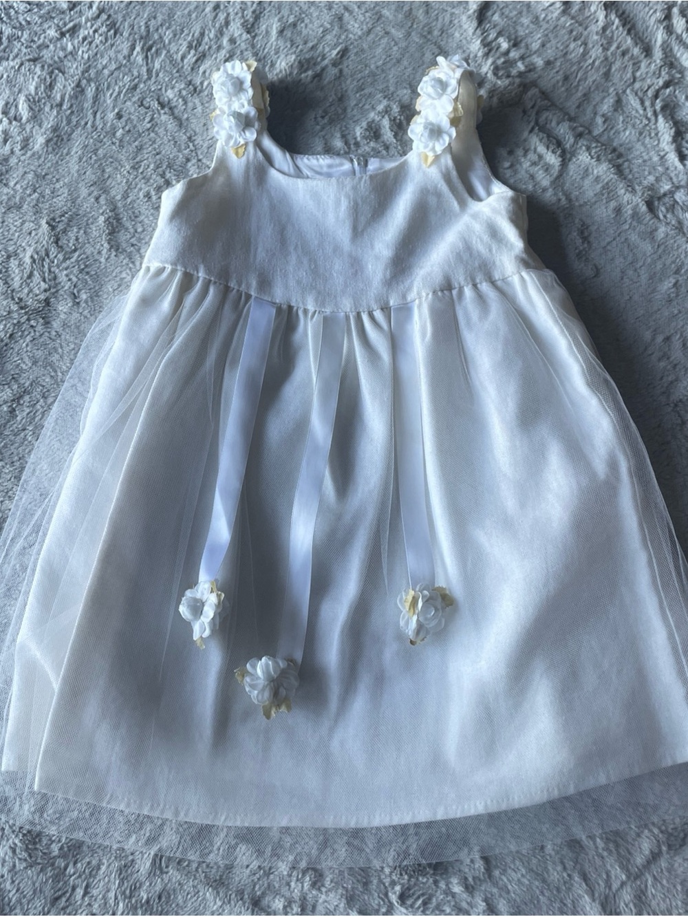 Elegant White Floral Appliqué Tulle Dress for Girls